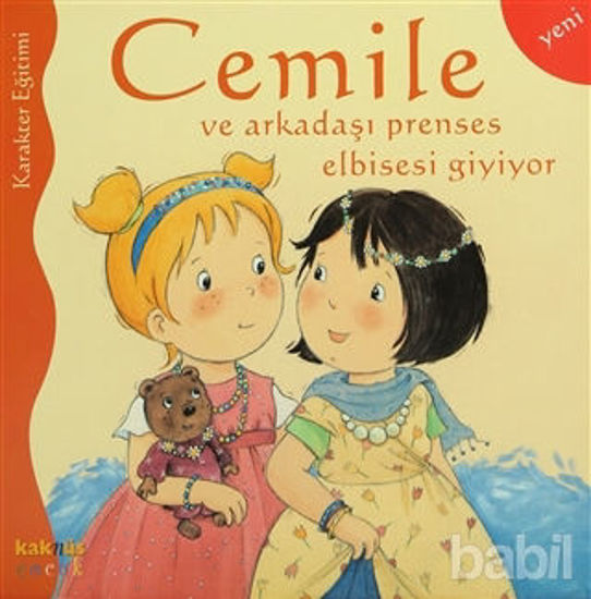 Picture of Cemile ve Arkadaşı Prenses Elbisesi Giyiyor